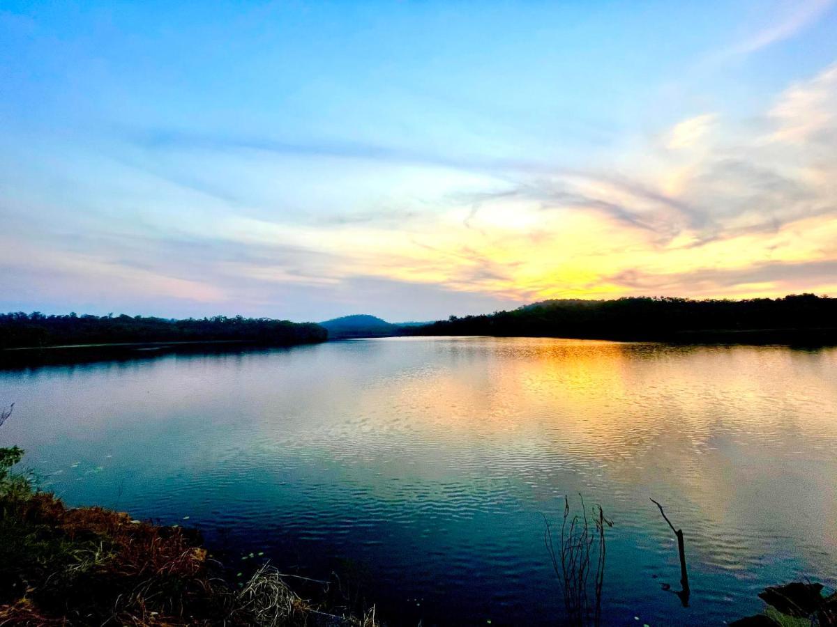 De Lago Resort On Lake Bennett מראה חיצוני תמונה