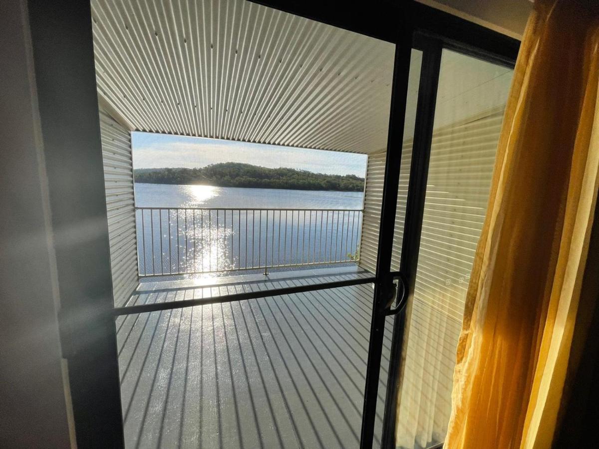 De Lago Resort On Lake Bennett מראה חיצוני תמונה
