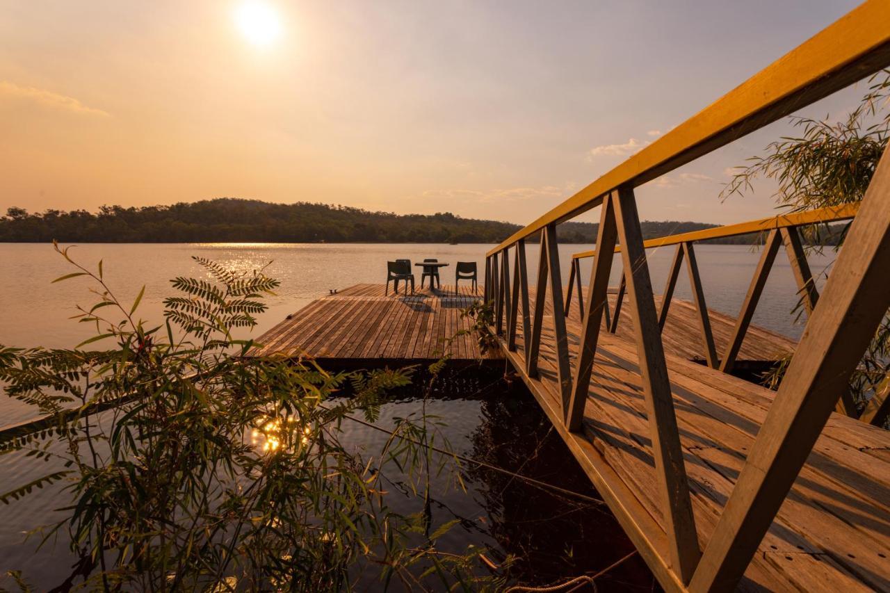 De Lago Resort On Lake Bennett מראה חיצוני תמונה